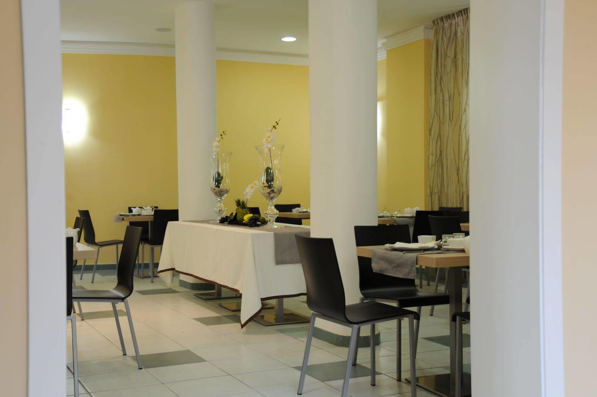 Hotel Bulla Regia Fontane Bianche Bagian luar foto