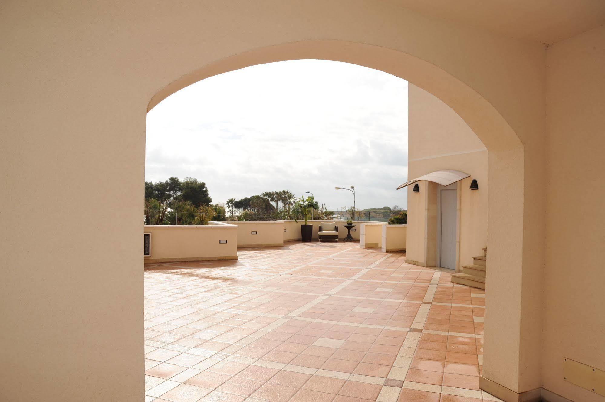 Hotel Bulla Regia Fontane Bianche Bagian luar foto