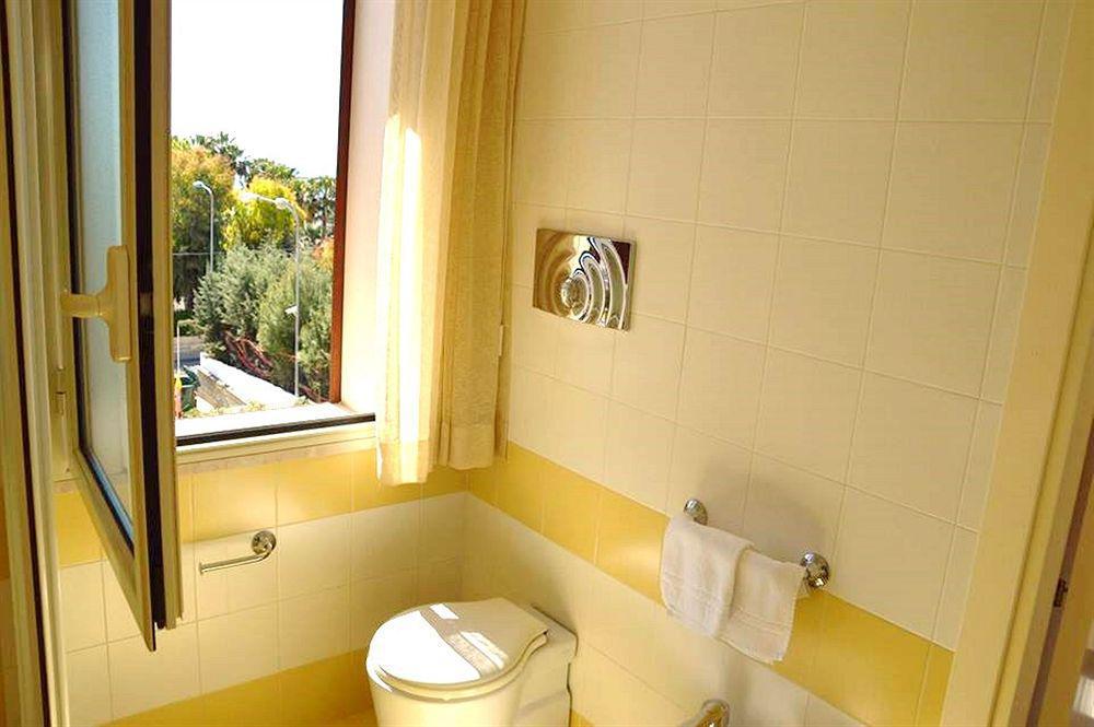 Hotel Bulla Regia Fontane Bianche Bagian luar foto